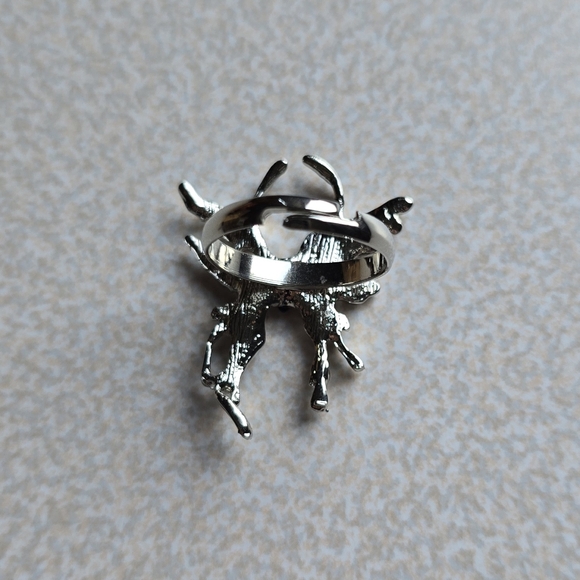 🦋 Black Butterfly Gem Ring - Picture 5 of 7